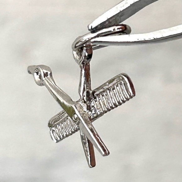 Scissors And Comb Sterling Silver Charm Signed Barber Hairdresser Gift - Picture 4 of 8